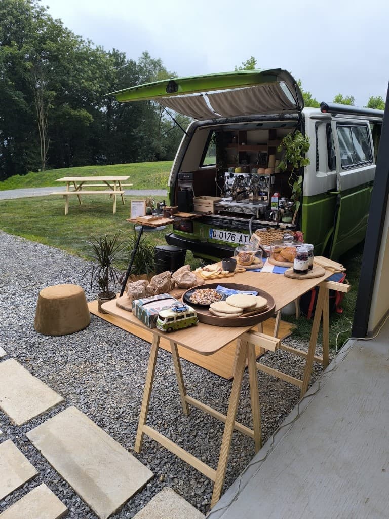 Servicio de café y catering en Cowtainers